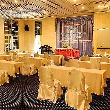 Rooks Holiday Hotel & Resort Mae Hong Son Exterior photo